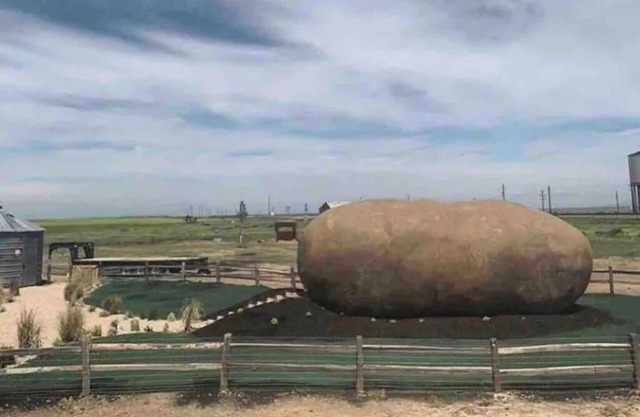 Big Idaho Potato Hotel 🥔