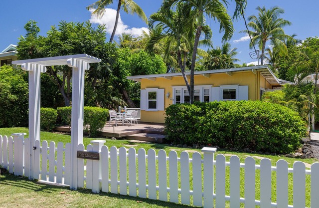 BIG ISLAND HALE MELE MELE-25% off May, Summer Stay 7+ nights get 1 night FREE