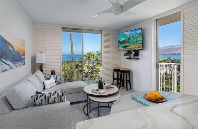 BIG ISLAND PUAKO PENTHOUSE CONDO -Top floor corner unit! Amazing ocean views!
