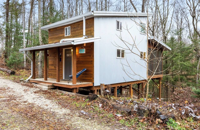 Big Leaf | 2 Bed, 0.5 Bath