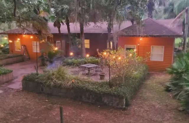 Big Oak 2-4 Beds@ The Wild Oaks Ranch by Winery & Weeki Wachee Springs