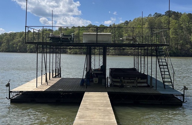Big Red Lake Cabin on Lanier !