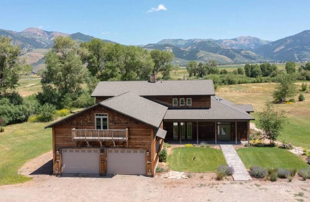 Big Ridge Meadows Cabin - creek on property!