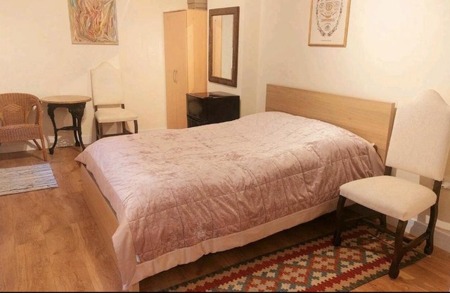 BIG TIDY SIZE ROOM WITH OWN TOILET