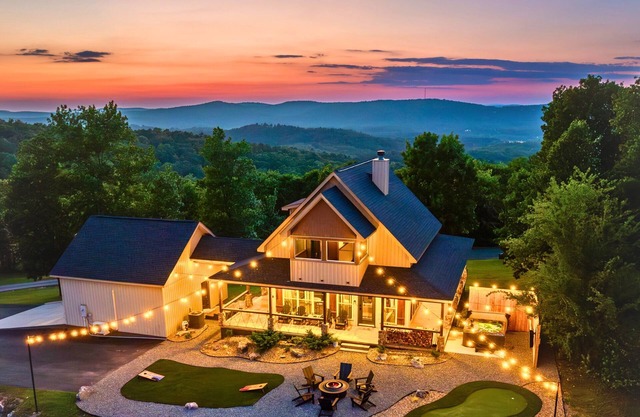 Big Views | Hot Tub | Putting Green | Near Town