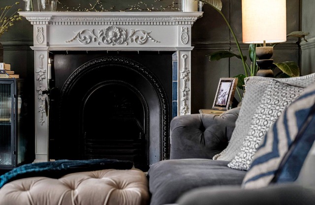 Bijou apartment in a historic Taplow Manor house with dedicated office space