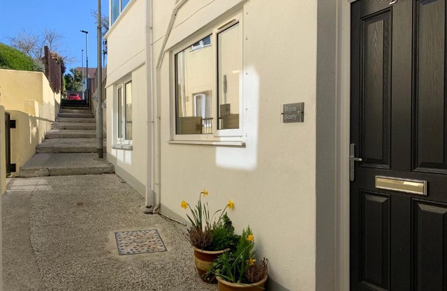 Bijou Beery, beautiful garden flat in village location