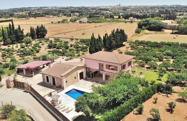 Biniaco 239 magnifique villa avec piscine privée, grand espace extérieur, barbecue et climatisation