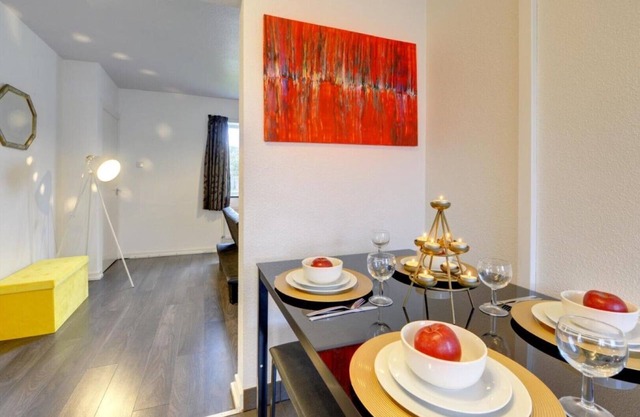 Binley Cottage Coventry - Elegant 3 Bedroom House