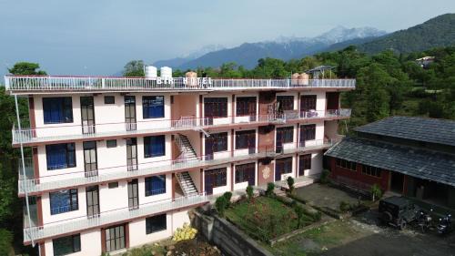 Bir Hotel by Aaroh