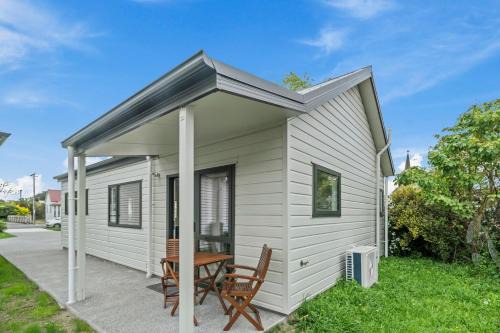 Birch Cottage - Greytown Holiday Home