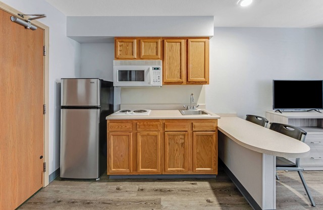 Birch Hill Suites Dayton - WP AFB