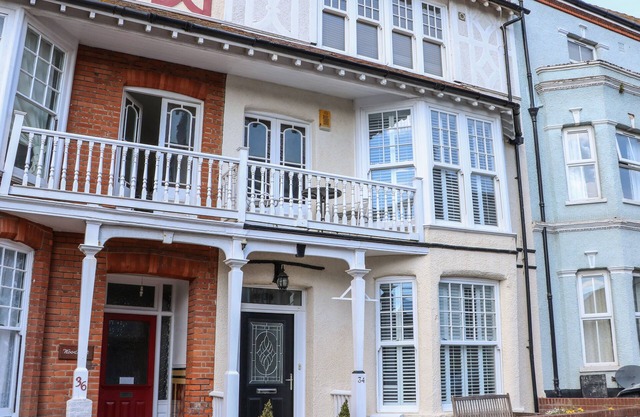 BIRCH HOUSE, family friendly, character holiday cottage in Cromer