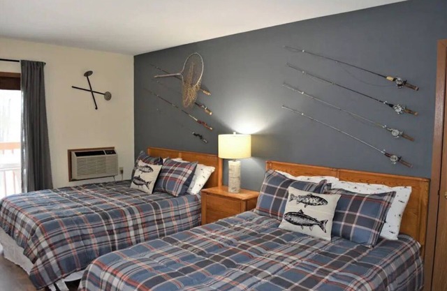 Birch Point Resort Condo #19 - Nelson Lake, Hayward