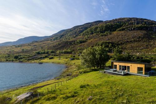Birches Lodge with Hot Tub