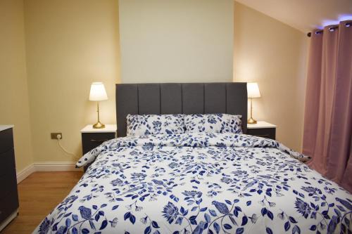 Birmingham City Centre Bedroom, Parking, WiFi, Kitchen, Living room