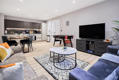 Birmingham Gem 2-Bed with Netflix, Fun & Parking