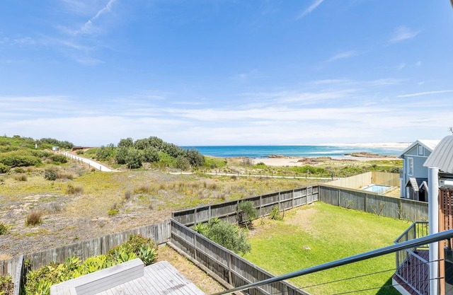 Birubi First Wave, 45a Ocean Ave - pet friendly, waterfront, waterviews, air con, Wi-Fi