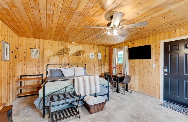 Bitterroot King Cabin