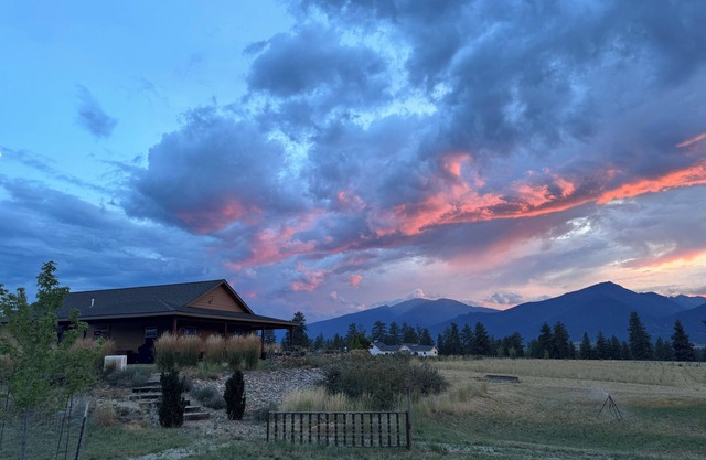 Bitterroot Sky Cottage-What A View!