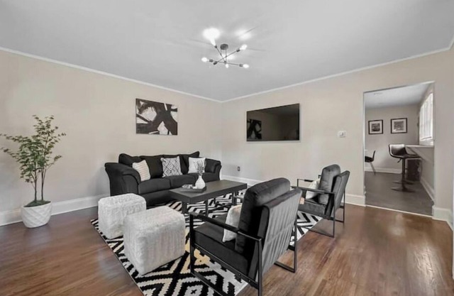 Black and white chic retreat