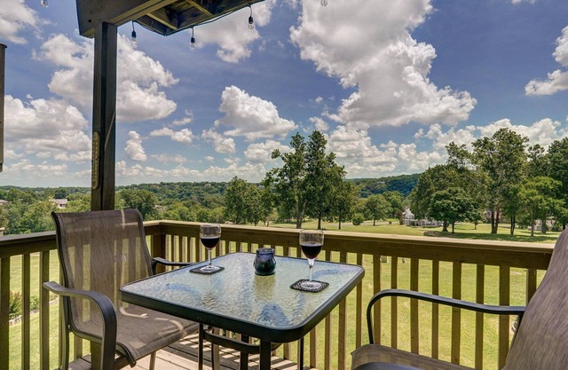 Black Bear Condo w/ Golf View, next to Pools & Clubhouse in Gated Community