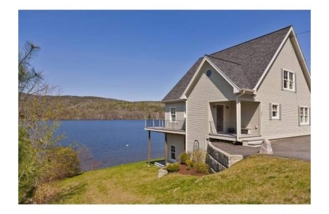 Black Bear Lodge: Lakefront Home sur le lac Mascoma