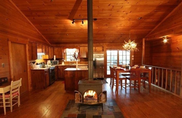 Cabane familiale rustique au sommet de Fort Mountain!