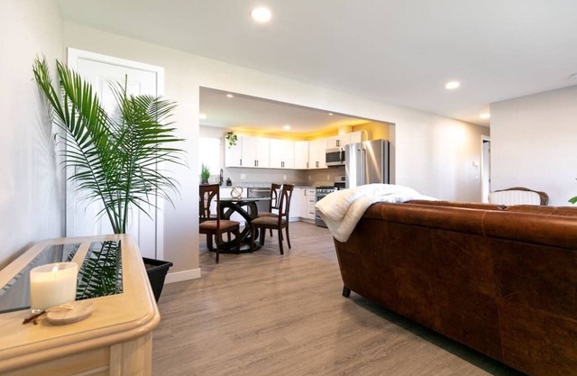 Black Brick Suite Top Shelf