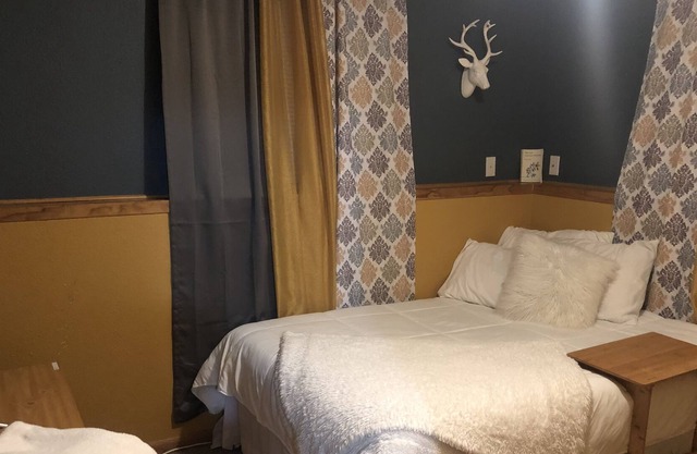Brooke's Best Value Inn - La chambre bleue