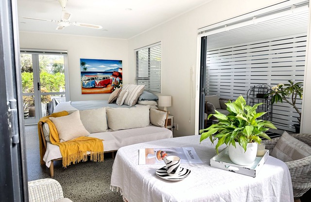 The Black & White Shed a Couples Retreat