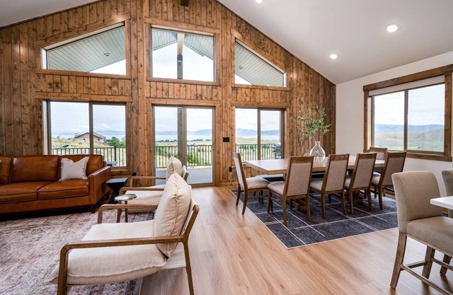 BlackBeary Cabin on Bear Lake | Hot Tub |Wkly Disc