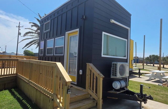Blackwater Bay beach tiny homes