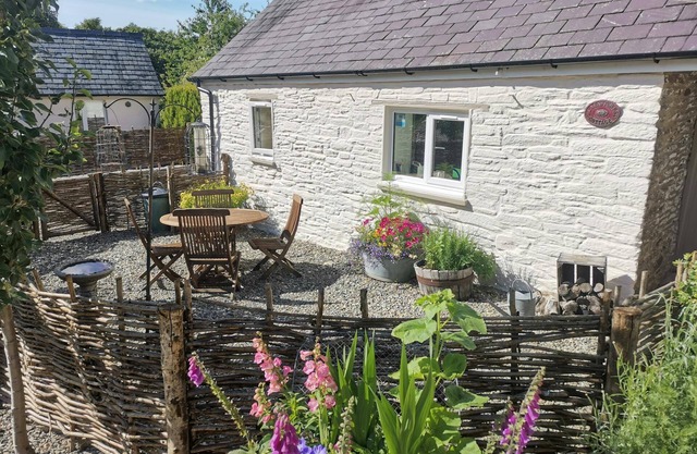 Blaenfforest Rose Cottage, Newcastle Emlyn