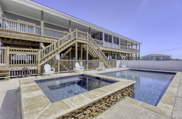 Nouveau, magnifique 5/5 Gulfside Beach House avec piscine, jacuzzi, vue sur le grand golfe!