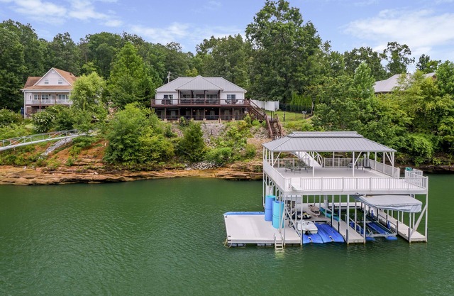 Smith Lake Rentals & Sales - BLESSINGS FAMILY LODGE & RETREAT (Sunset Lodge)