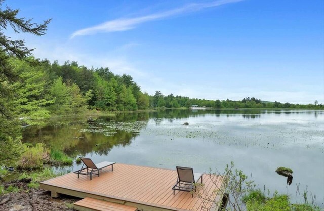 Bliss by the Lake, Private Lakefront Kayaks MovieRoom FirePit HotTub