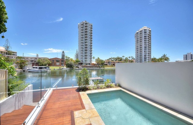 Bliss At Surfers Paradise