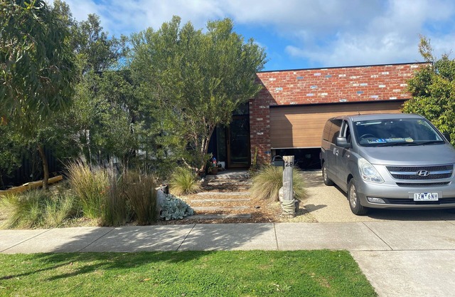 Charming 3-bedroom house,spacious backyard/close to beach in Ocean Grove.
