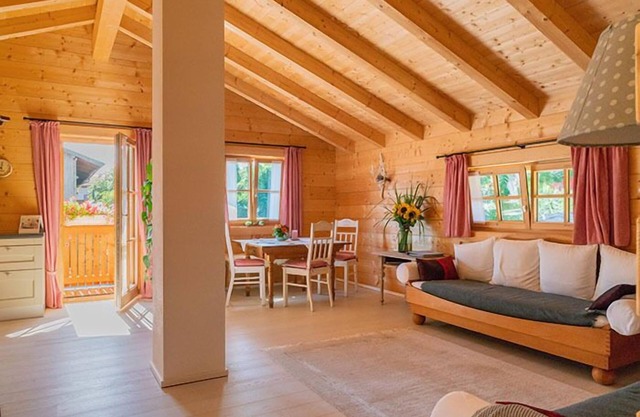 Blockhaus Alchemilla, für 2 Personen, 65 qm, 1 sep. Schlafzimmer, Balkon