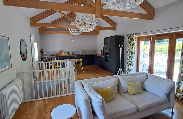 Blossom Barn - Beautiful Grade 2 listed barn conversion