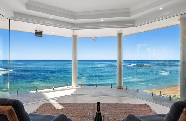 Blue Bay On The Beach - Luxury Beachfront Home with direct beach access