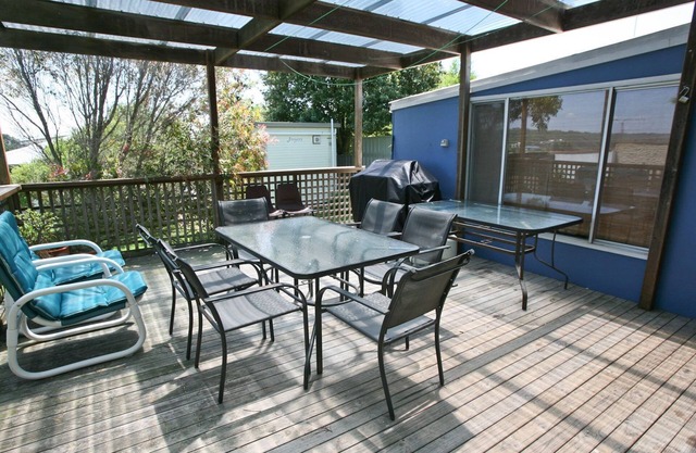BLUE BERMI BEACH HOUSE: 10 Barragoot Street- Cottage acceptant les animaux en ville