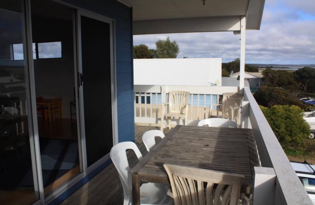 Blue Breeze - 4 bedroom Double story home - Close to the beach and Inns National Park