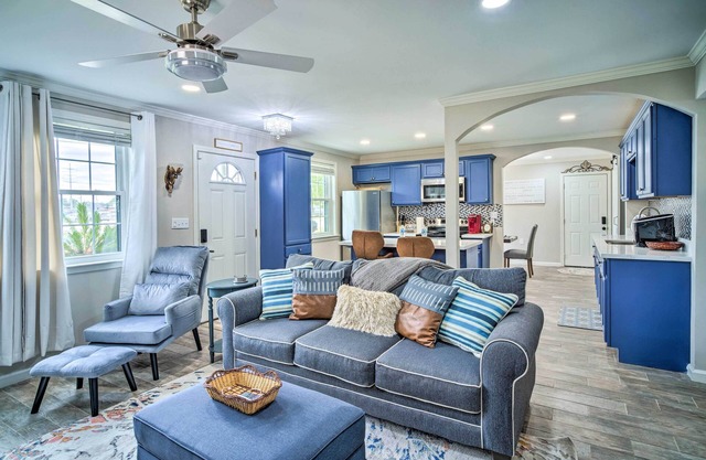 'Blue Cottage in the Bayou' w/ Private Yard!