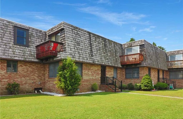 Blue Diamond - Water Access - Townhouse - Pool, No Linens provided