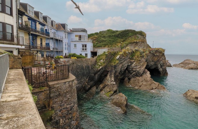 BLUE HAVEN, pet friendly, country holiday cottage in Ilfracombe
