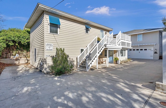 L'ÉTÉ EST LÀ! Dog Friendly North End Beach Cottage - Promenade privée à la plage!