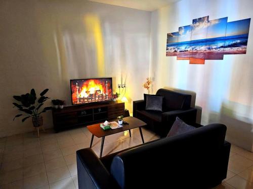 Blue House Kampar 3BR Family Suite-Kids Playroom Near UTAR