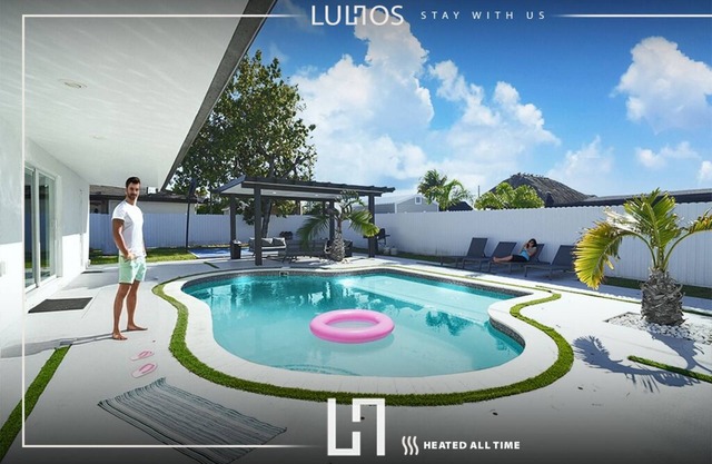 Blue Lagoon/heated pool/pool table & basketball court